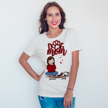 画像をギャラリービューアに読み込む, Personalized T-Shirt Dog Mom Red Pattern Chibi Girl Mother's Day Gift