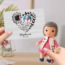 將圖片載入圖庫檢視器 Custom Crochet Doll Gifts Handmade Mini Dolls Look alike Your Photo with Custom Memorial Card for Her
